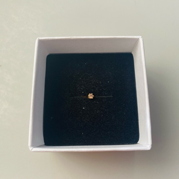 Satomi Kawakita Gold and Gray Diamond Stud Earring - single - Picture 2 of 2